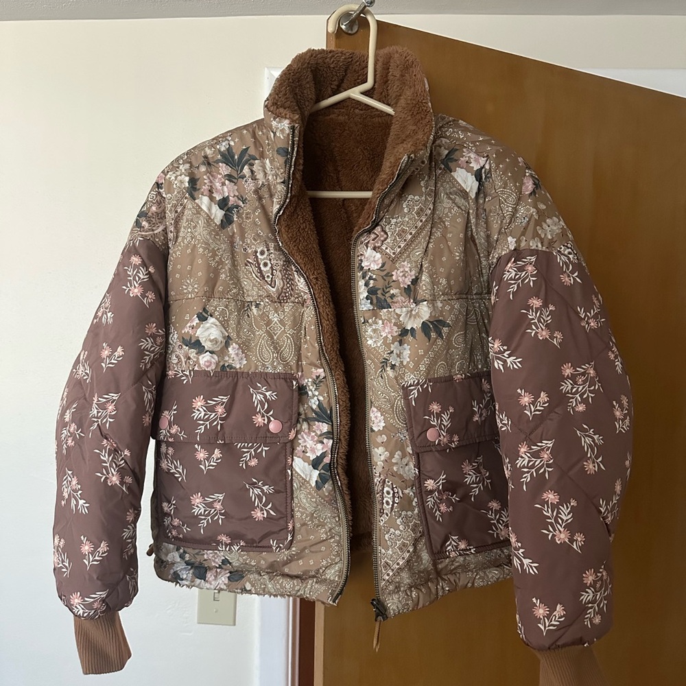 American eagle reversible crop jacket/puffer